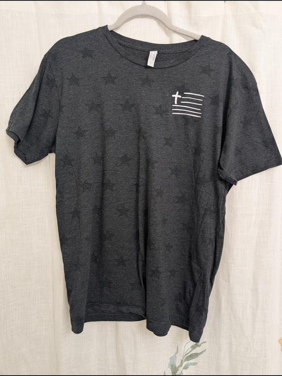 Tops - Faith Cross Flag Graphic Tee Charcoal Gray Tonal Star Print Size Large